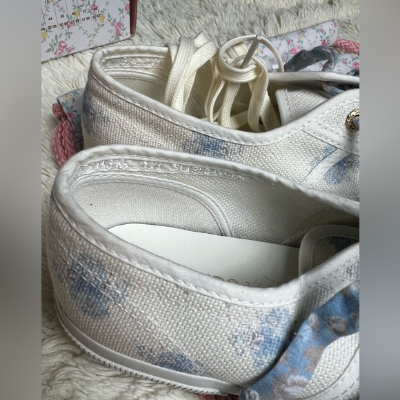 Superga women’s love shack fancy white floral sneaker size 9.5 US NEW - Picture 5 of 13